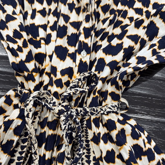 Stylish Black and Cream Patterned Women's Dress - Picture 3 of 3